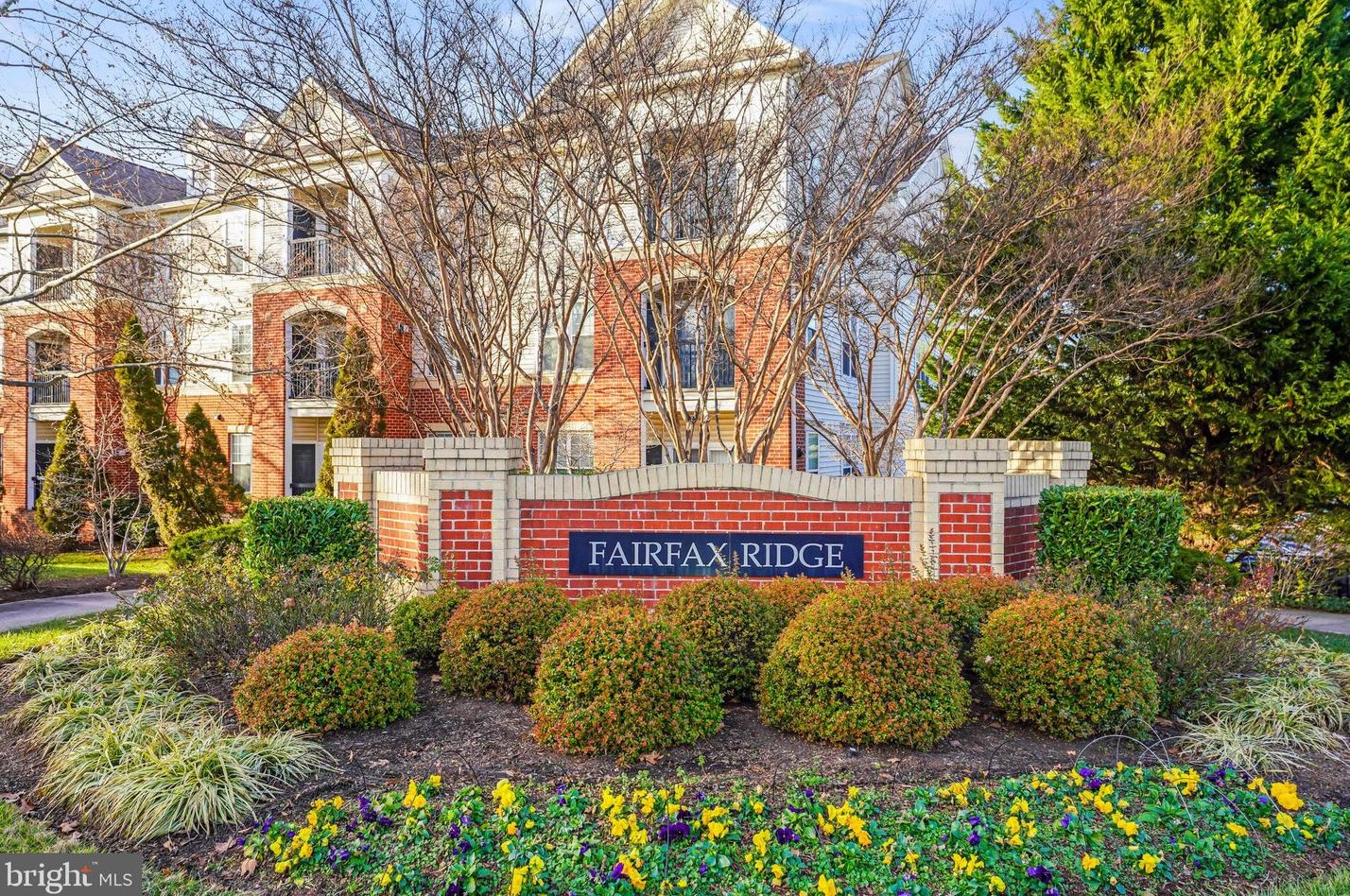 11345 Aristotle Dr, Fairfax VA  22030-0915 exterior