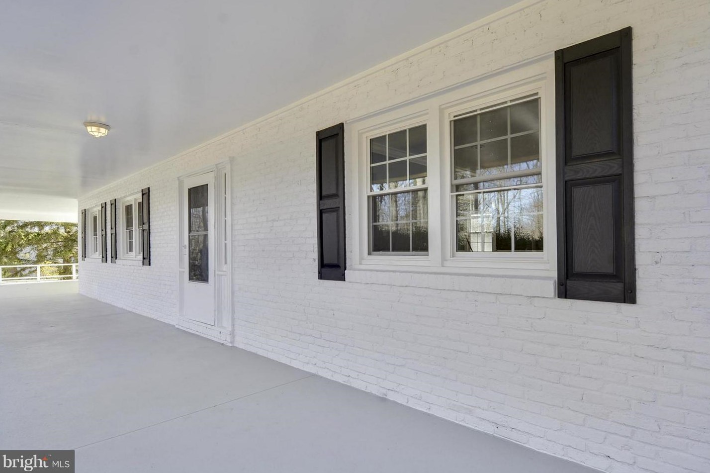 12019 Vale Rd, Vienna VA  22124-2221 exterior