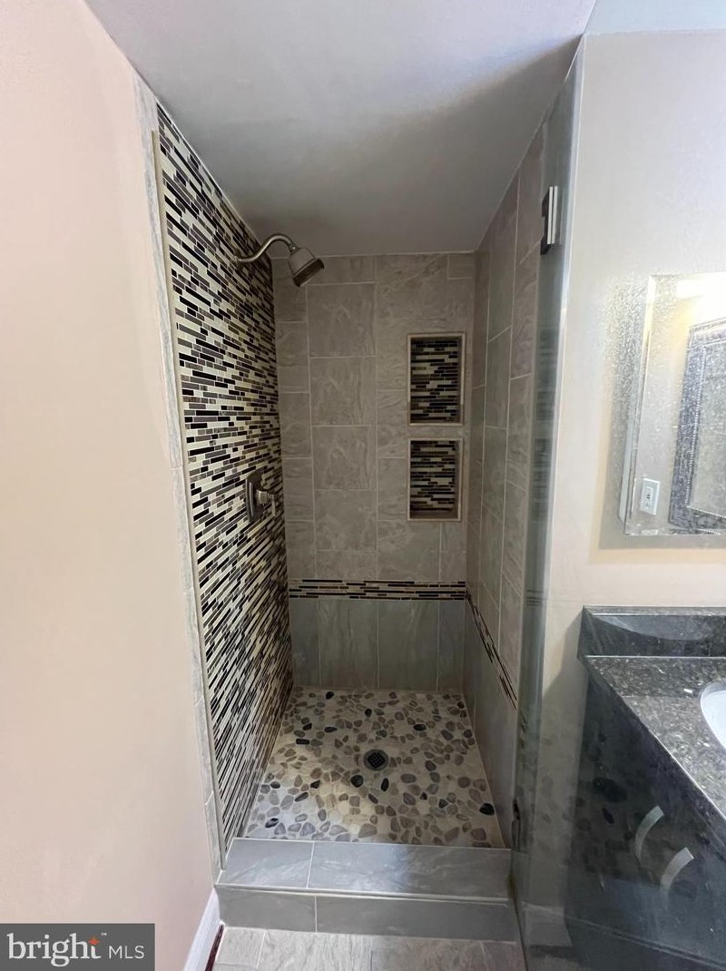 7823 Enola St, Mc Lean VA  22102-7843 exterior