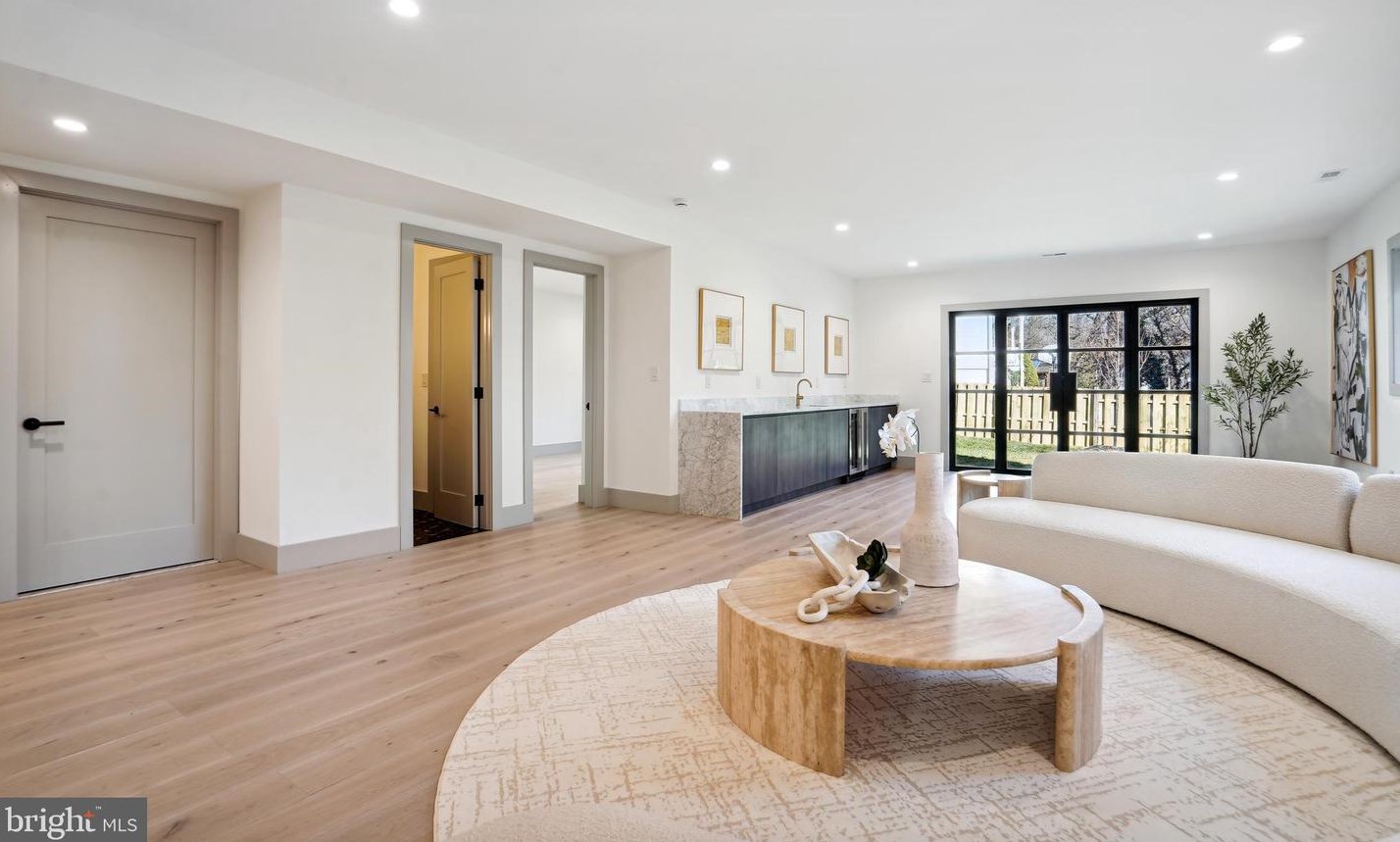 1807 Franklin Ave, Mc Lean VA  22101-5306 exterior