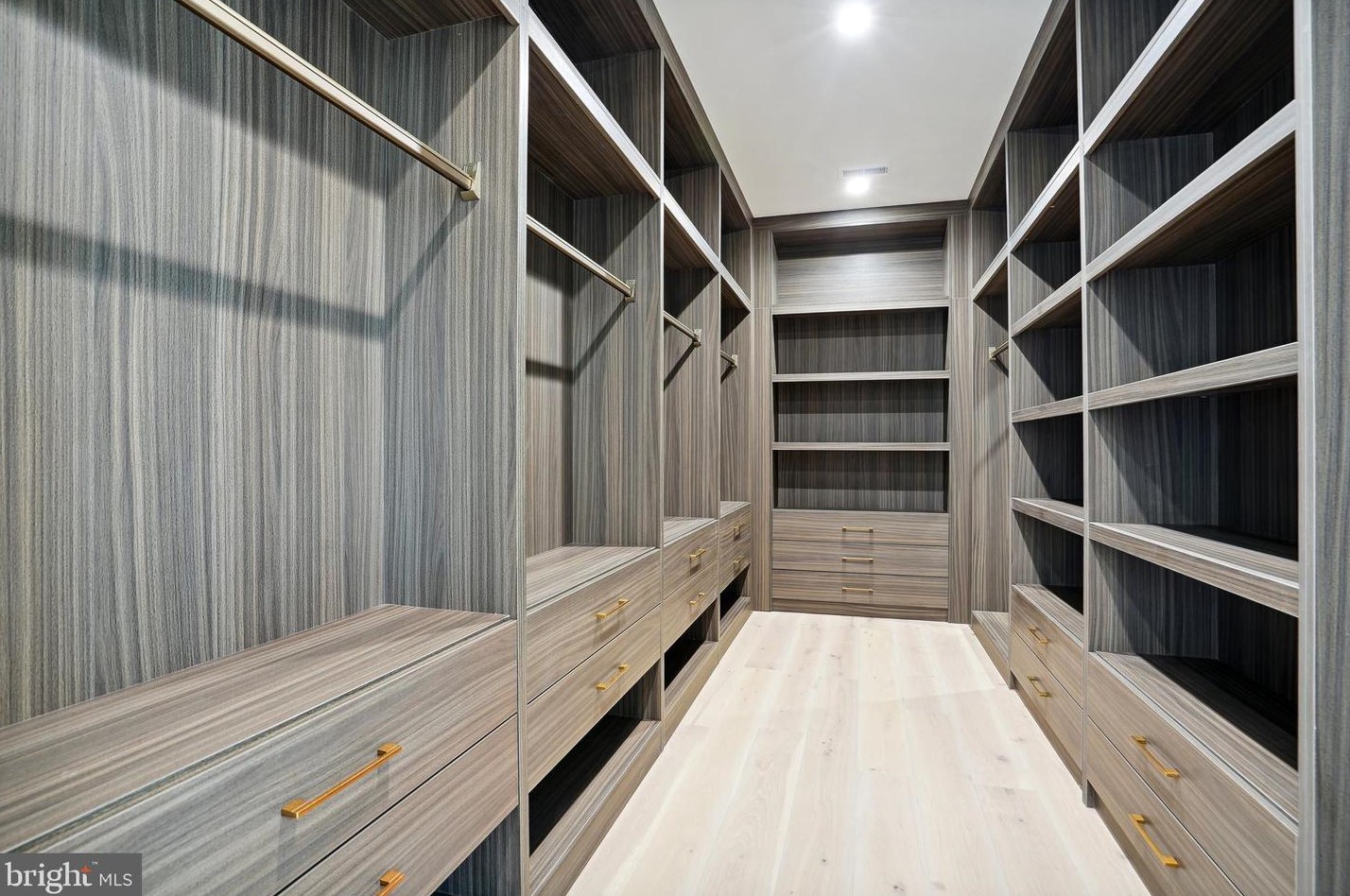 1807 Franklin Ave, Mc Lean VA  22101-5306 exterior