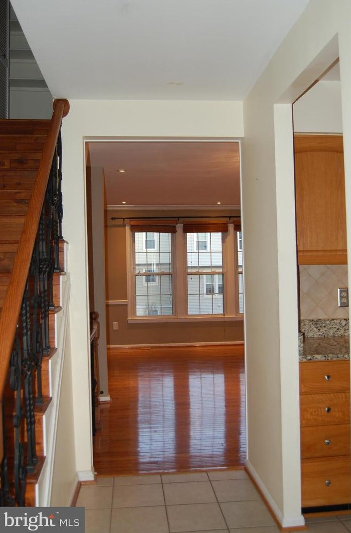 8618 Dellway Ln, Vienna, VA 22180