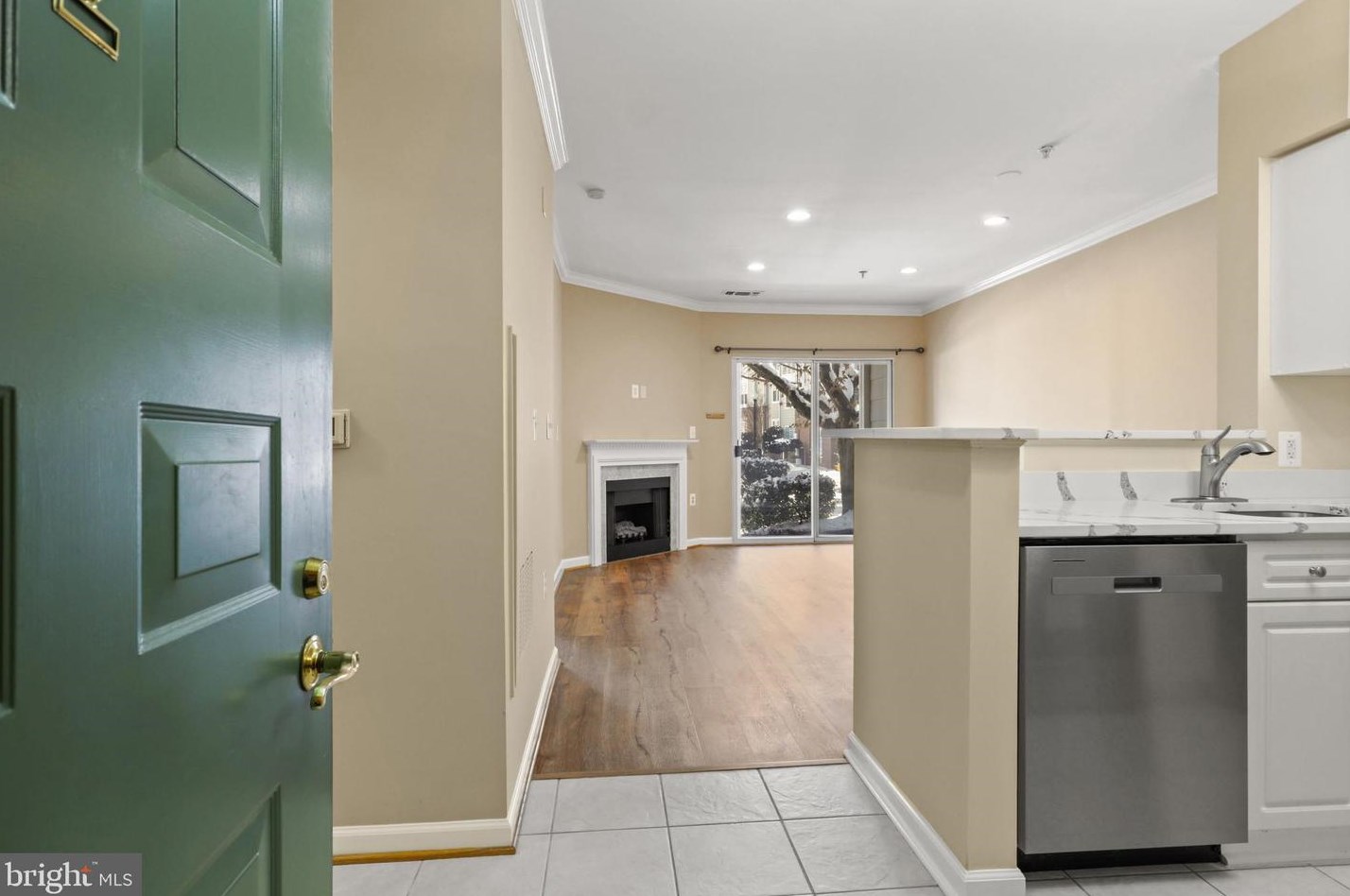 2204 Westcourt Ln #119, Herndon, VA 20170