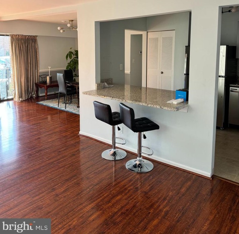 4400 Island Pl #201, Annandale, VA 22003