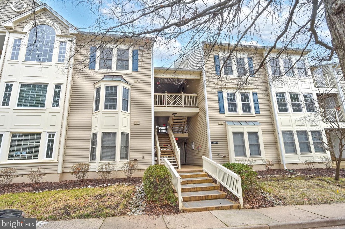 12245 Fairfield House Dr #410, Fairfax, VA 22033