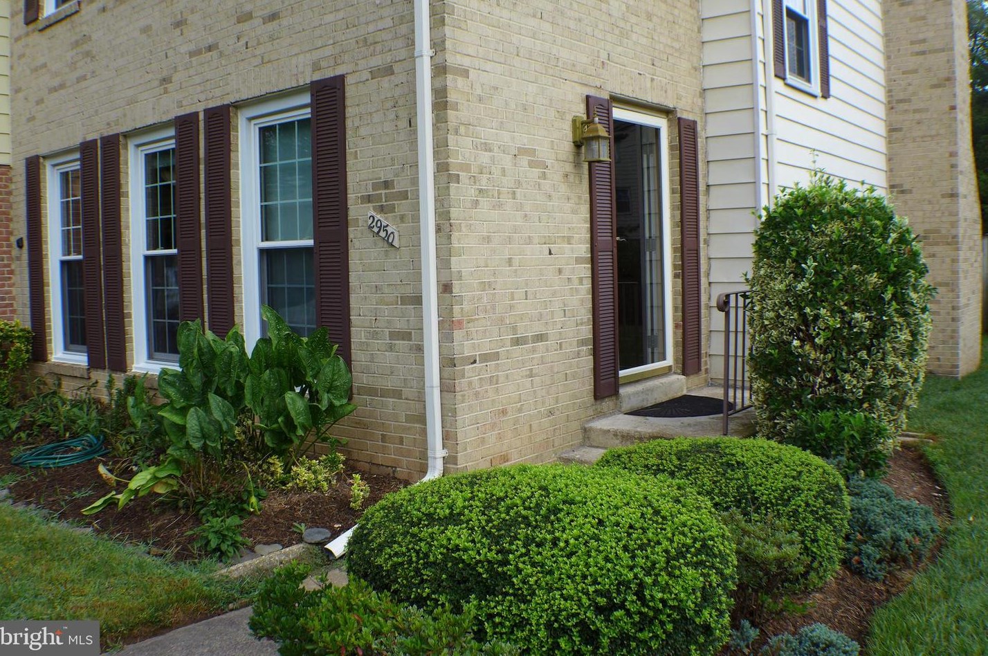 2950 Valera Ct, Vienna, VA 22181