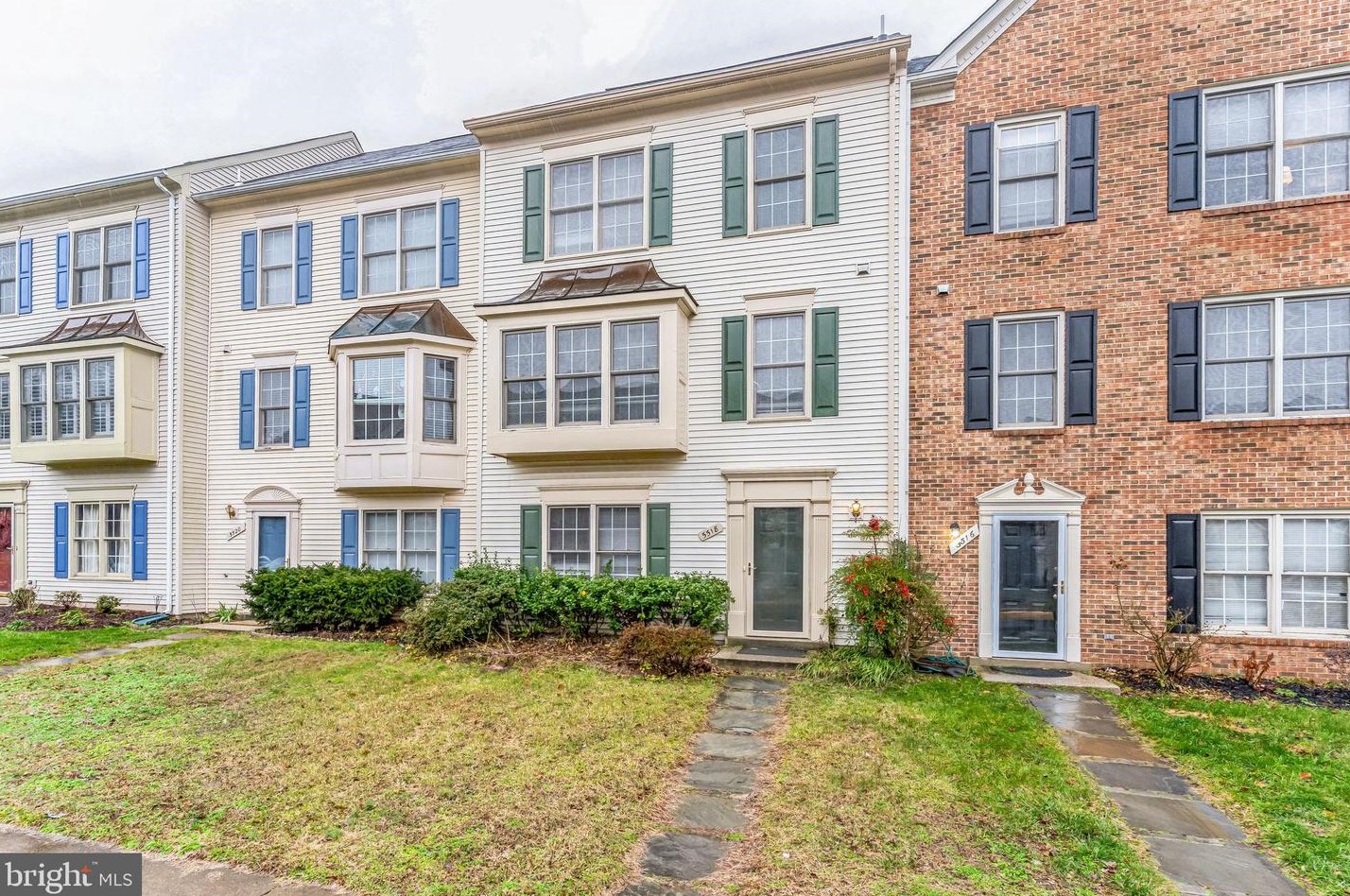 5518 Sully Lake Dr, Centreville, VA 20120