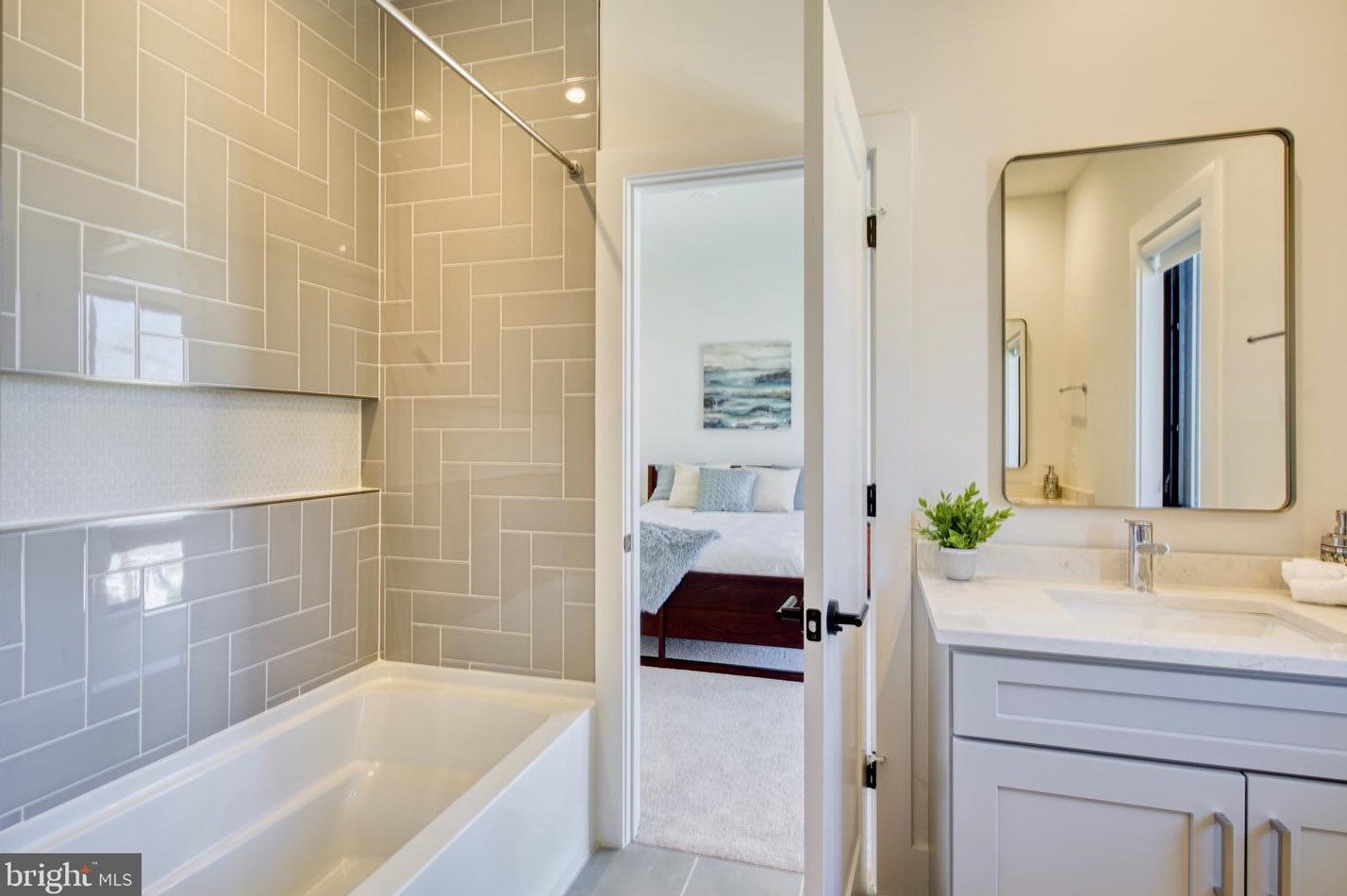 2242 Highland Ave, Falls Church VA  22046-2208 exterior