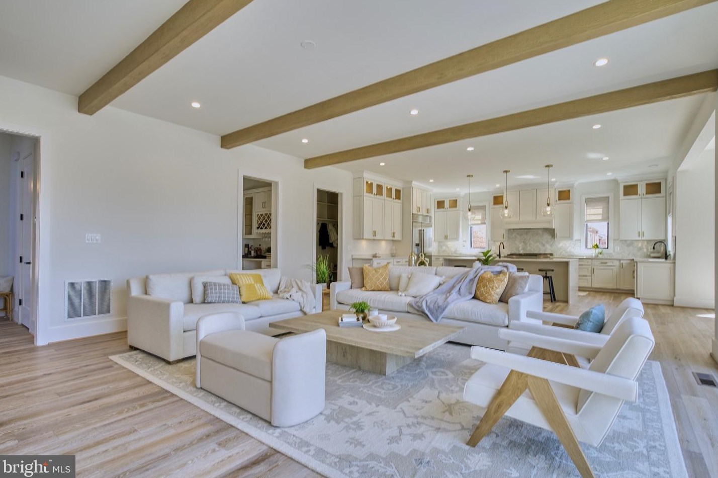 2242 Highland Ave, Falls Church VA  22046-2208 exterior