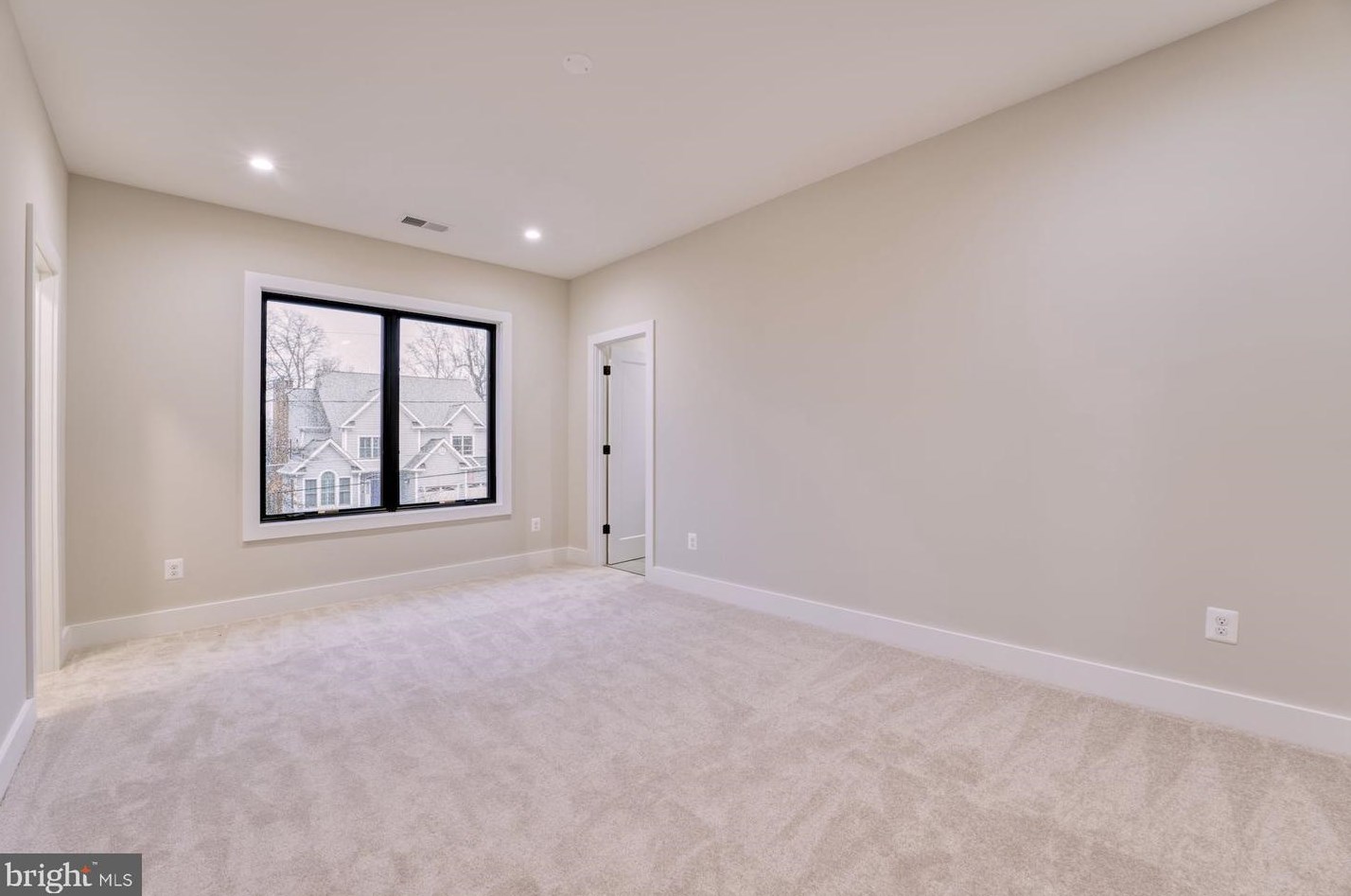 2242 Highland Ave, Falls Church VA  22046-2208 exterior