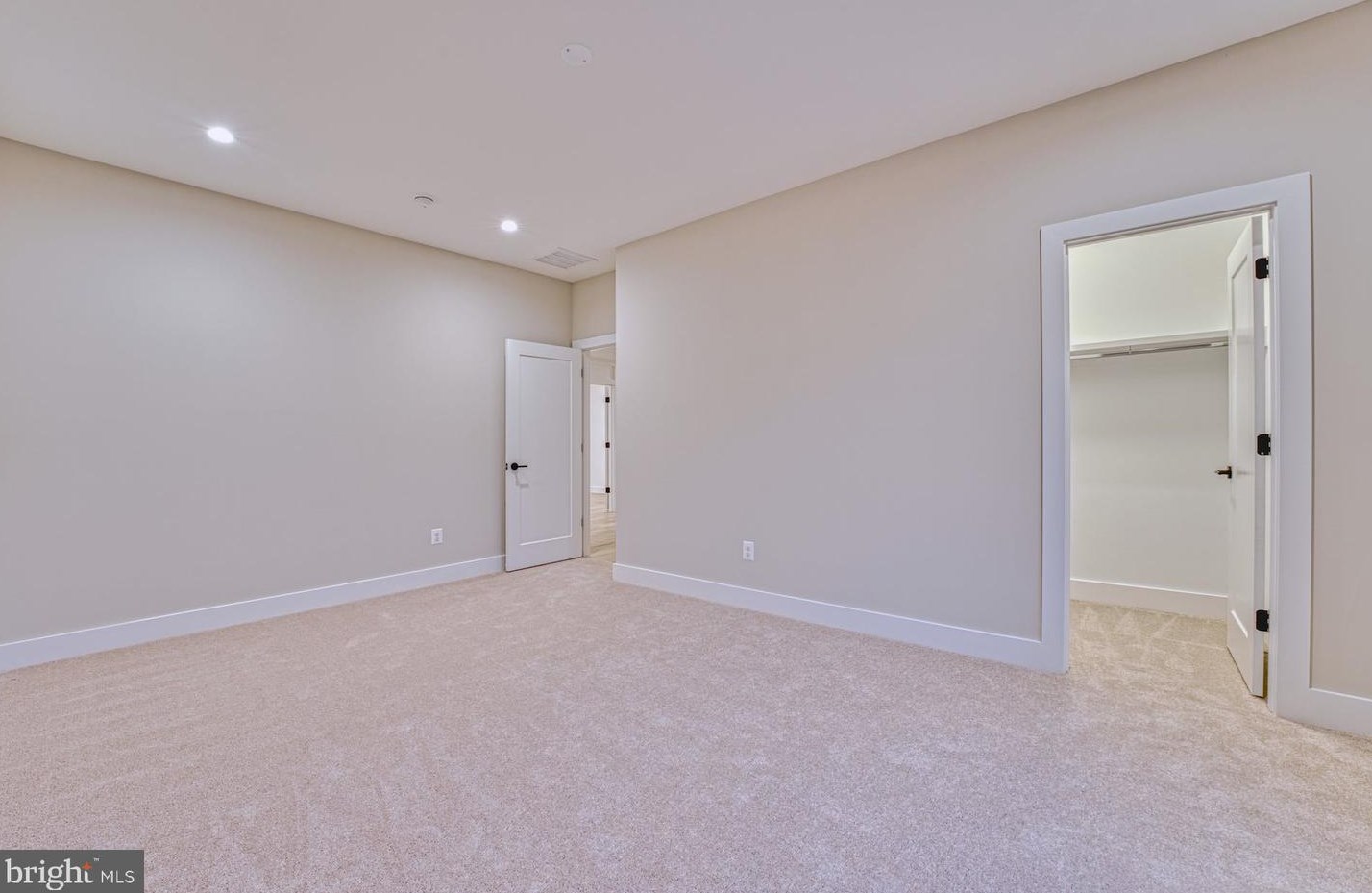 2242 Highland Ave, Falls Church VA  22046-2208 exterior