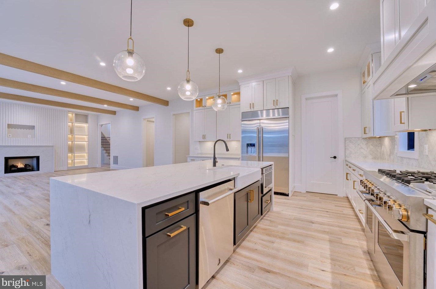 2242 Highland Ave, Falls Church VA  22046-2208 exterior