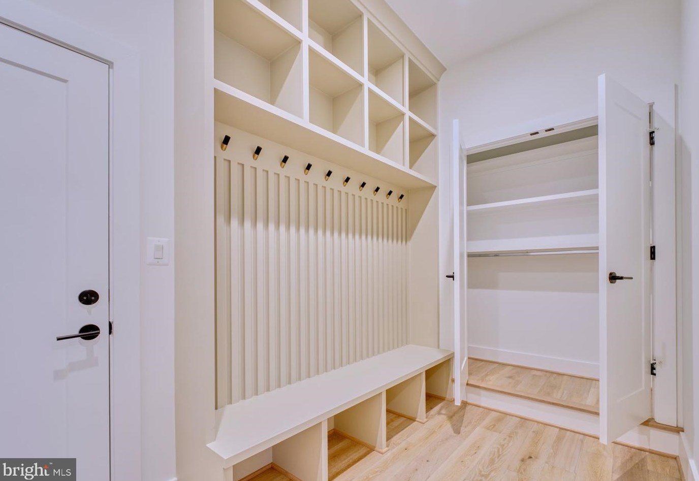 2242 Highland Ave, Falls Church VA  22046-2208 exterior