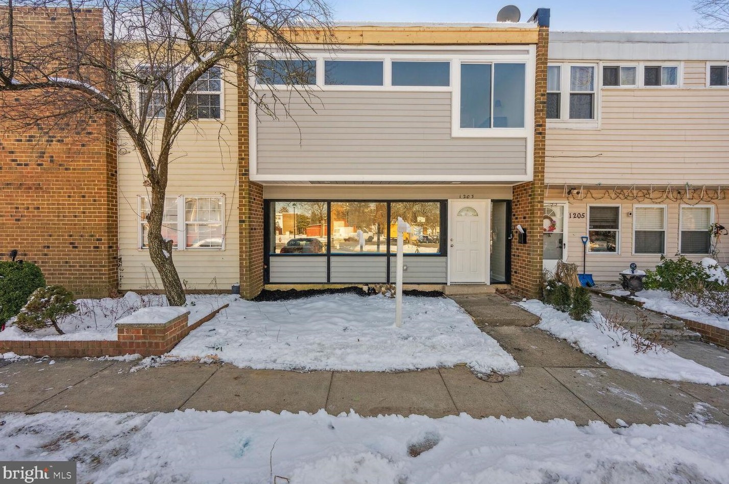 1203 Wilshire Dr, Herndon, VA 20170