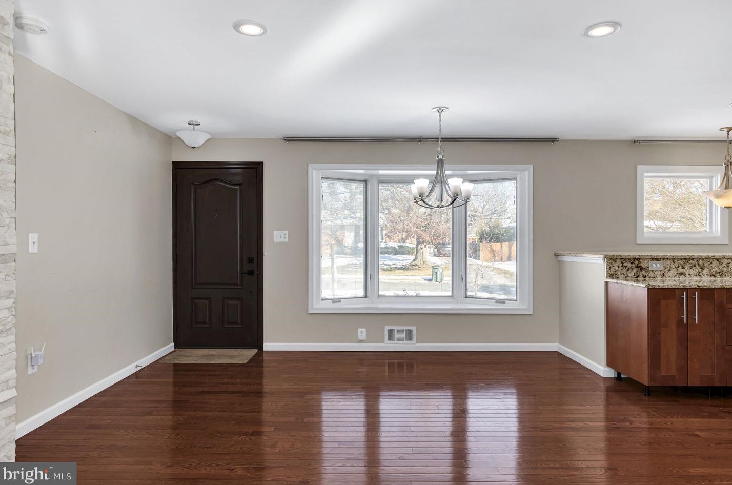 6715 Jerome St, Springfield, VA 22150