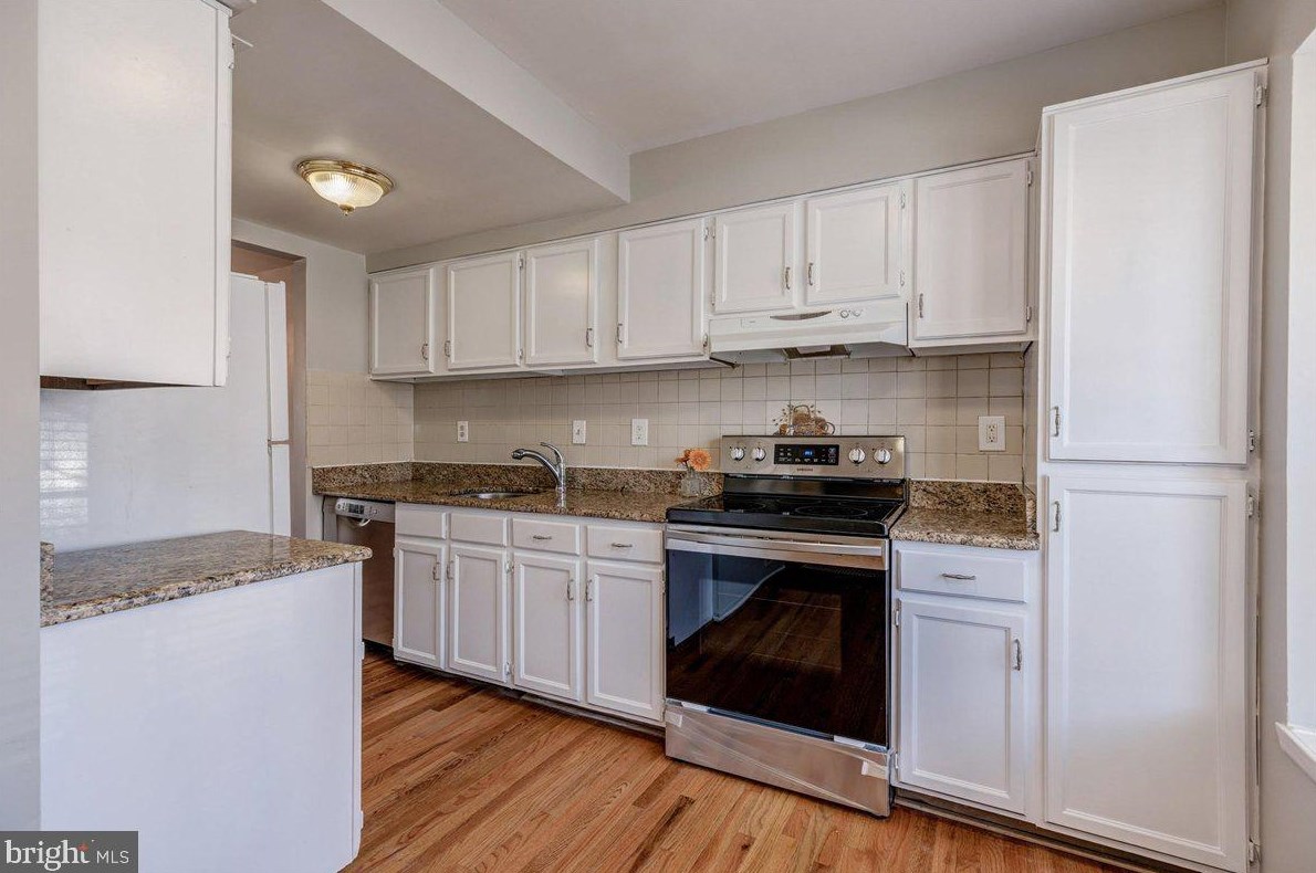 6456 Blarney Stone Ct, Springfield, VA 22152
