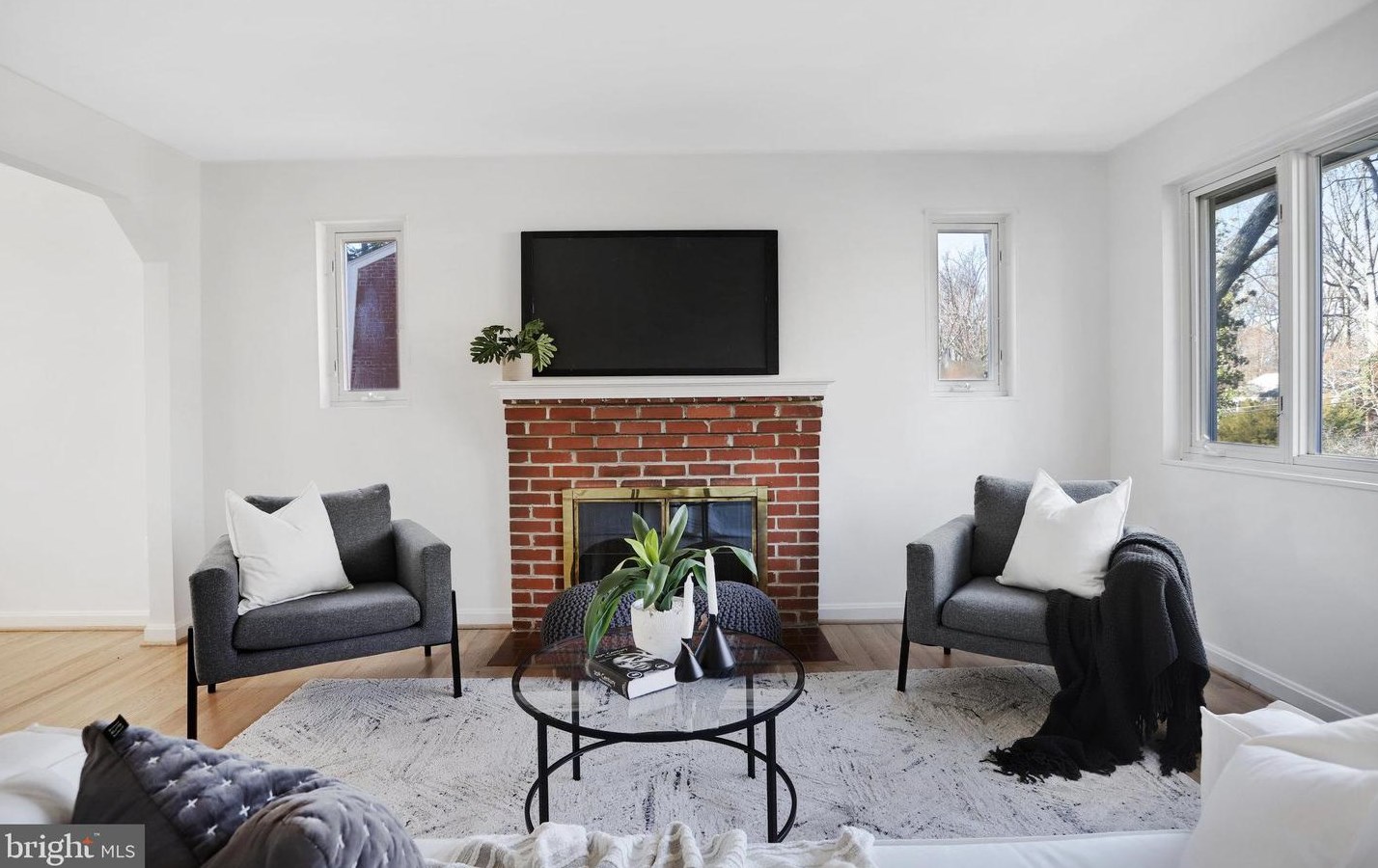 6519 Oakwood Dr, Falls Church, VA 22041