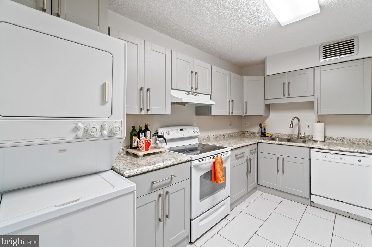1800 Old Meadow Rd Apt 817, Mc Lean, VA 22102