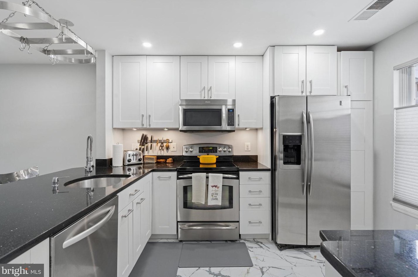 2980 Yarling Ct, Falls Church, VA 22042
