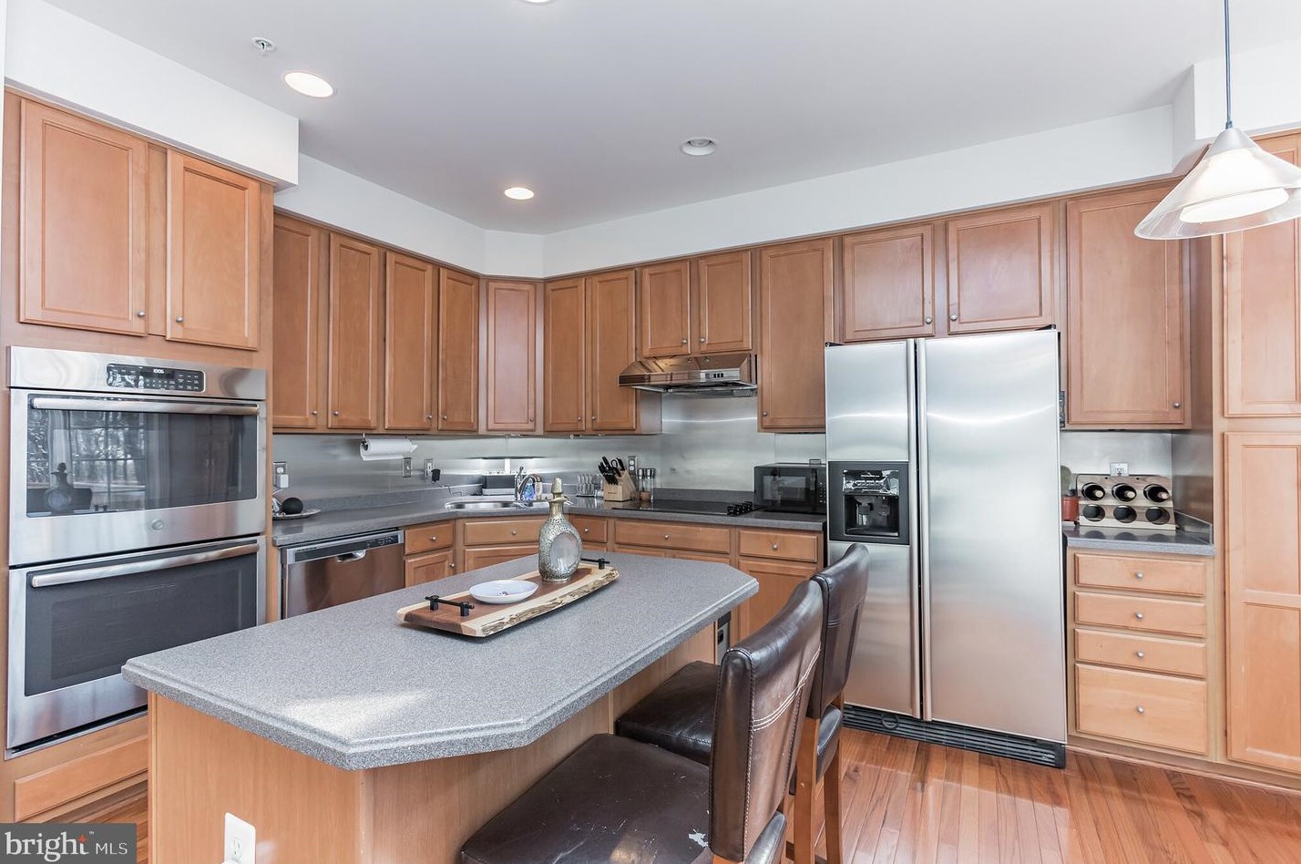 12411 Dorforth Dr, Fairfax VA  22033-2801 exterior