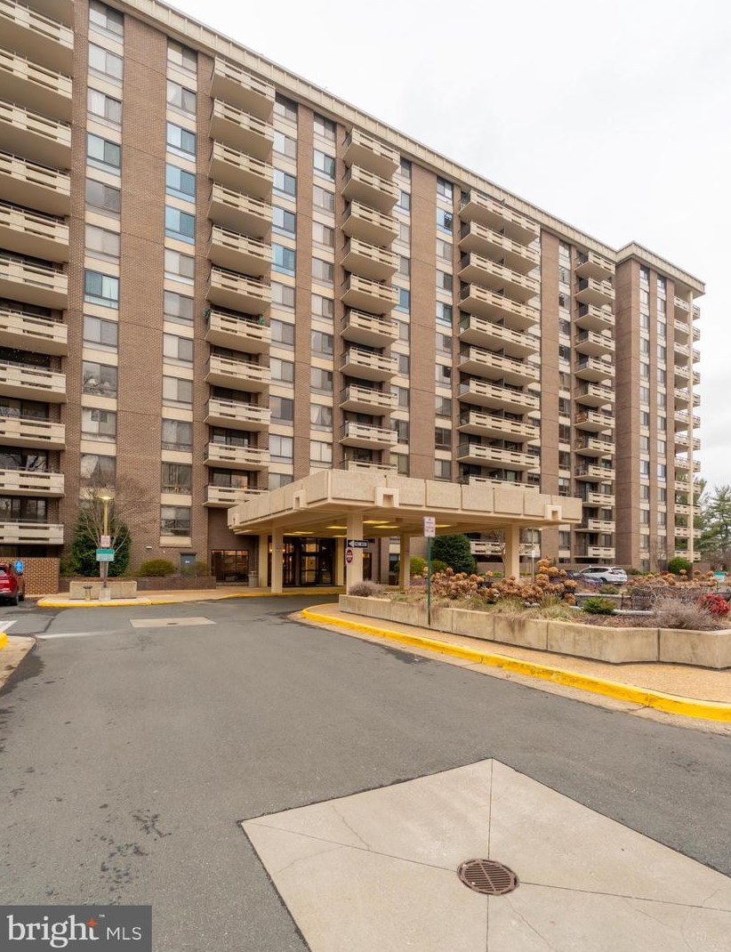 1808 Old Meadow Rd Apt 511, Mc Lean, VA 22102