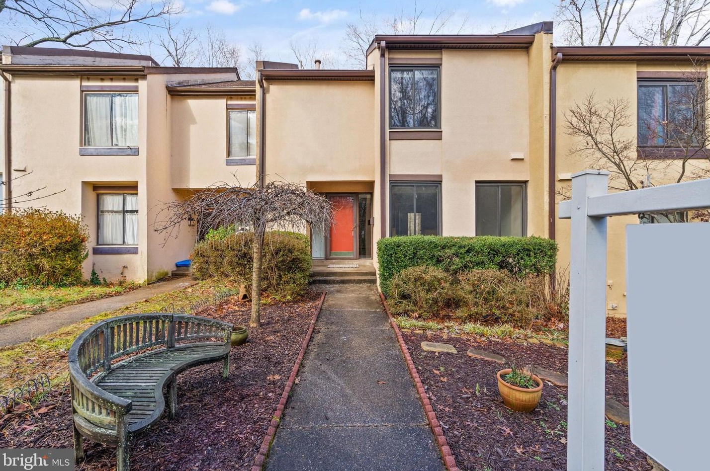 2364 Soft Wind Ct, Herndon, VA 20191
