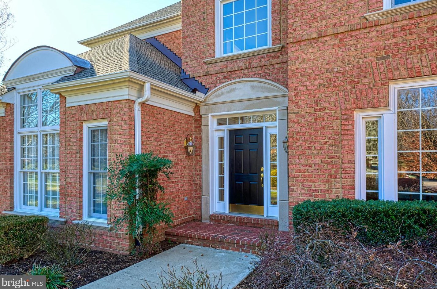 2786 Marshall Lake Dr, Vienna, VA 22124-1148