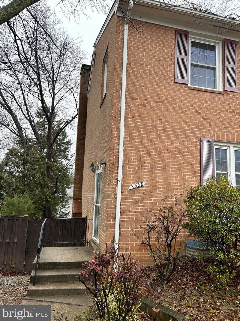 8368 Glastonbury Ct, Annandale, VA 22003