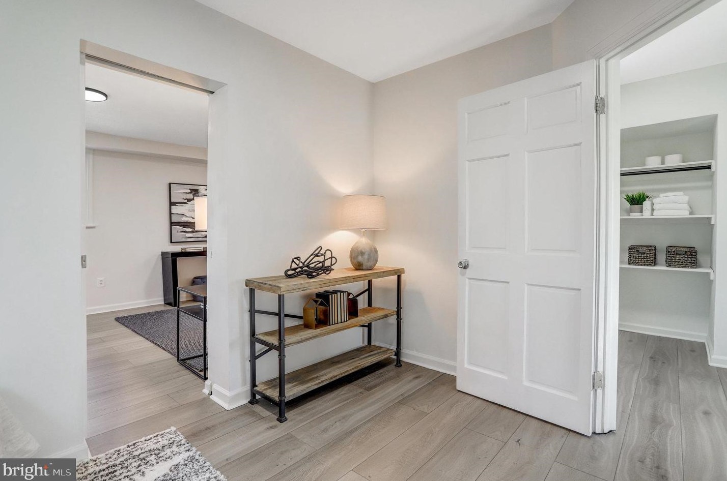 3201 Blundell Cir, Falls Church VA  22042-3819 exterior