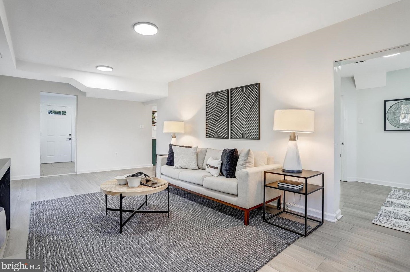 3201 Blundell Cir, Falls Church VA  22042-3819 exterior