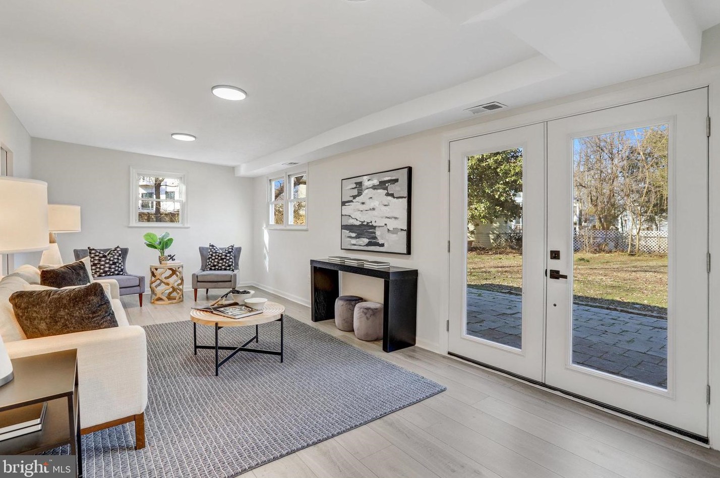 3201 Blundell Cir, Falls Church VA  22042-3819 exterior