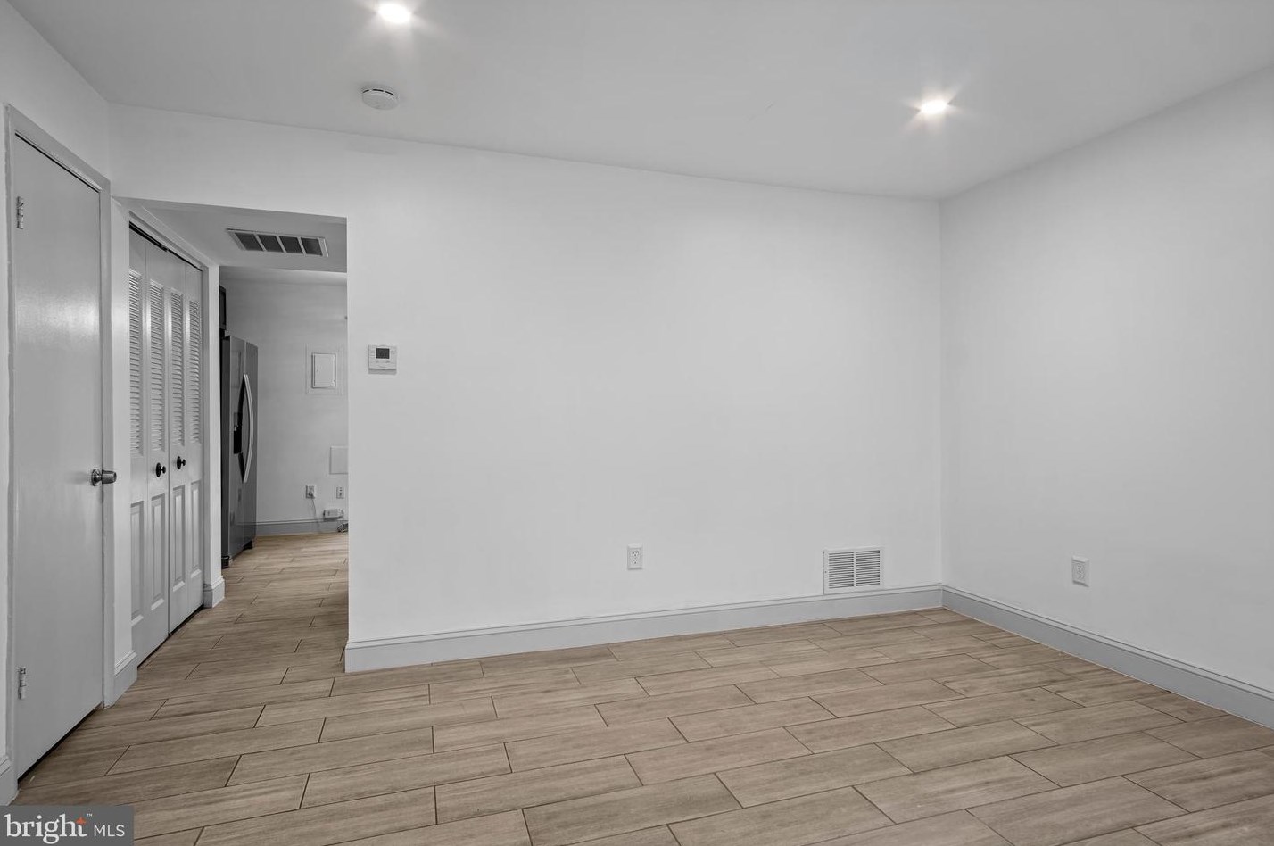 2121 Ferguson Pl, Herndon, VA 20170