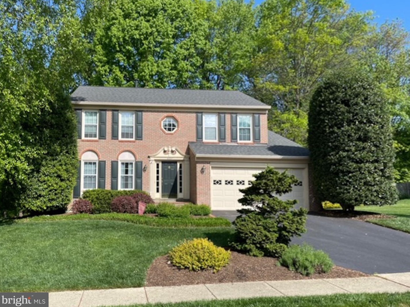 4937 Edge Rock Dr, Fairfax, VA 20151-4106