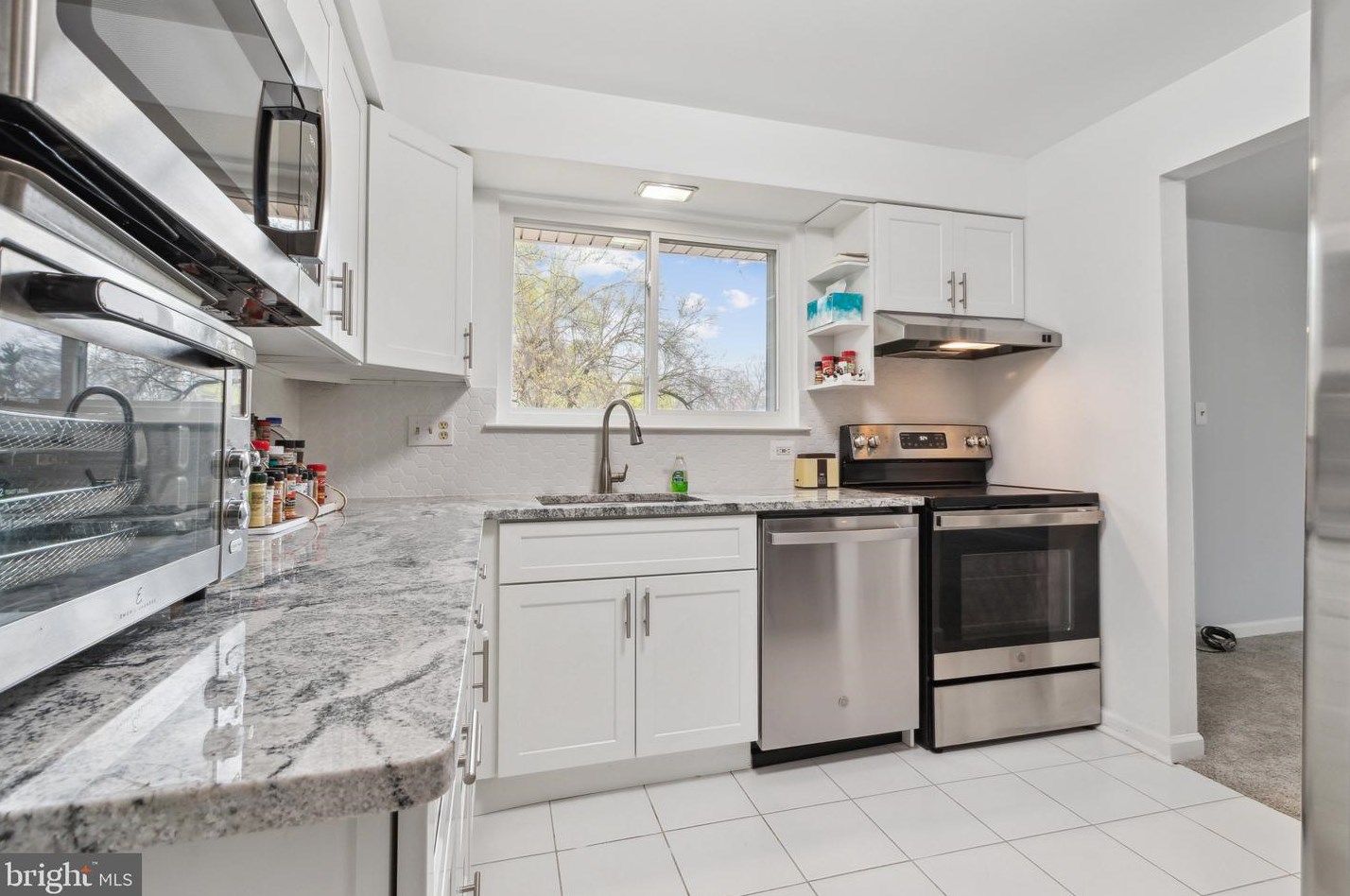 6516 Columbia Pike, Falls Church, VA 22041-1126