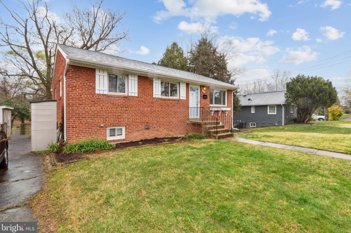 6516 Columbia Pike, Falls Church VA  22041-1126 exterior