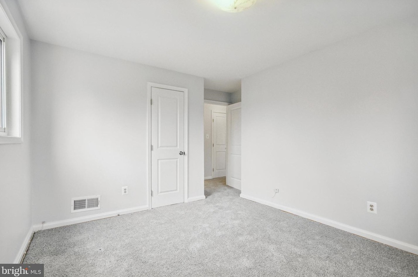 6516 Columbia Pike, Falls Church VA  22041-1126 exterior