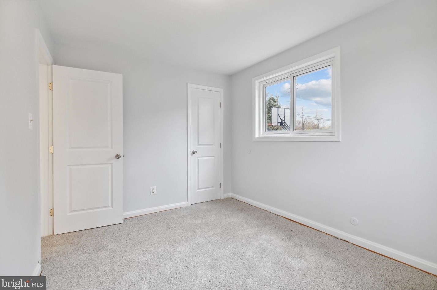 6516 Columbia Pike, Falls Church VA  22041-1126 exterior