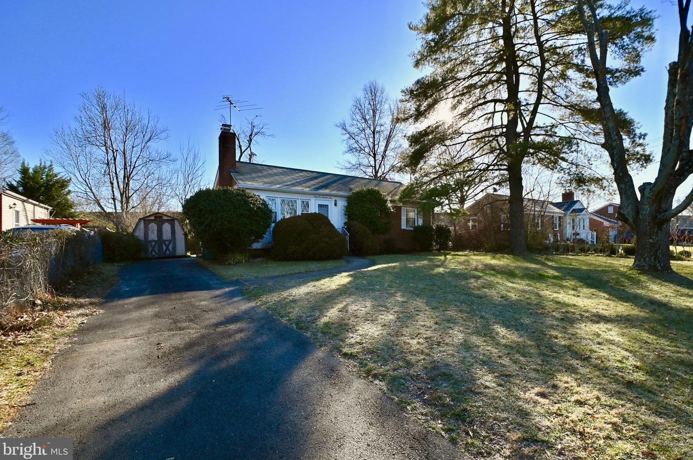 6103 Augusta Dr, Springfield, VA 22150