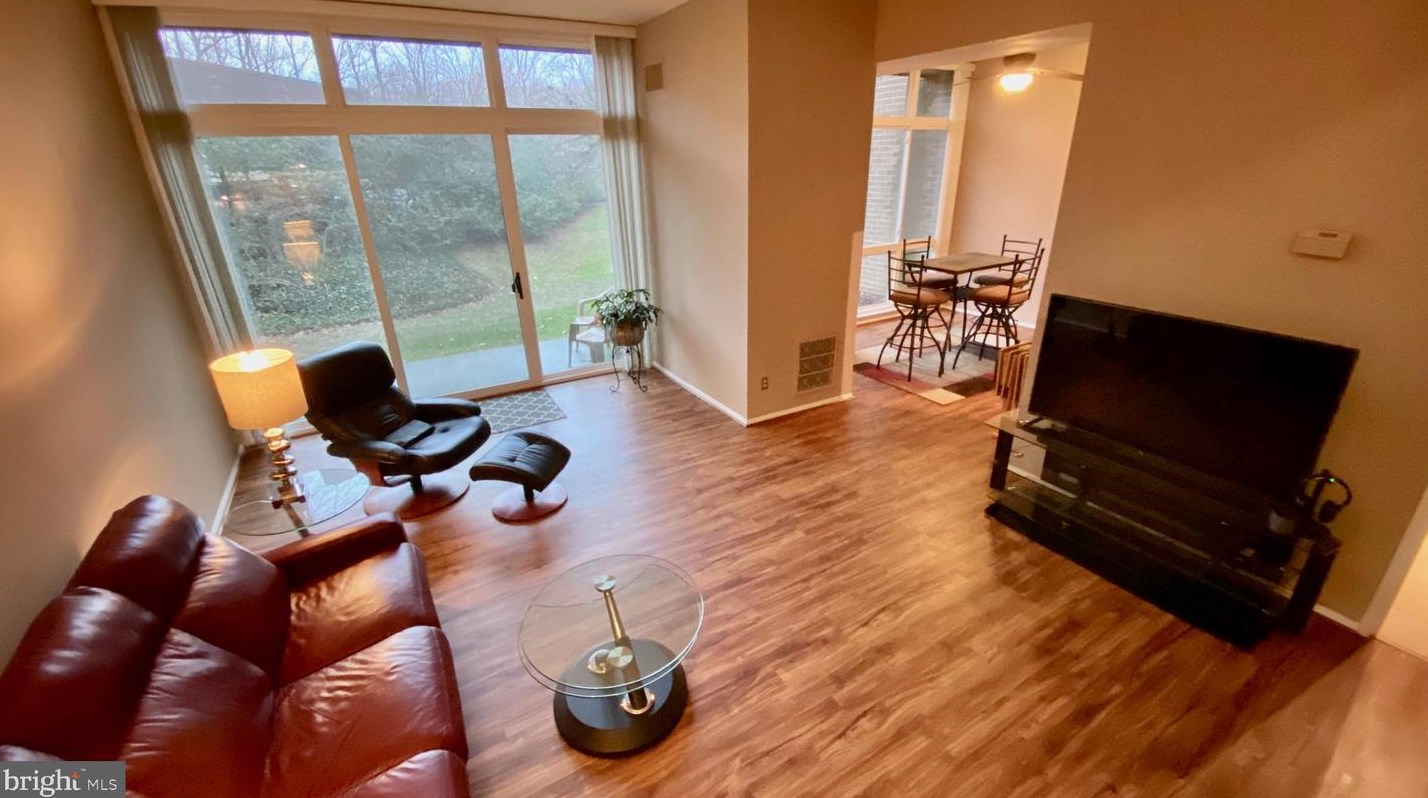11620 Ivystone Ct Apt 101, Herndon, VA 20191