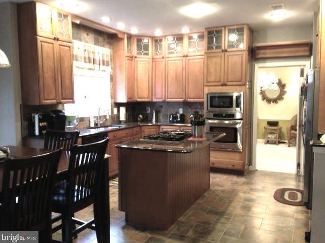 13929 Leeton Cir, Fairfax, VA 20151