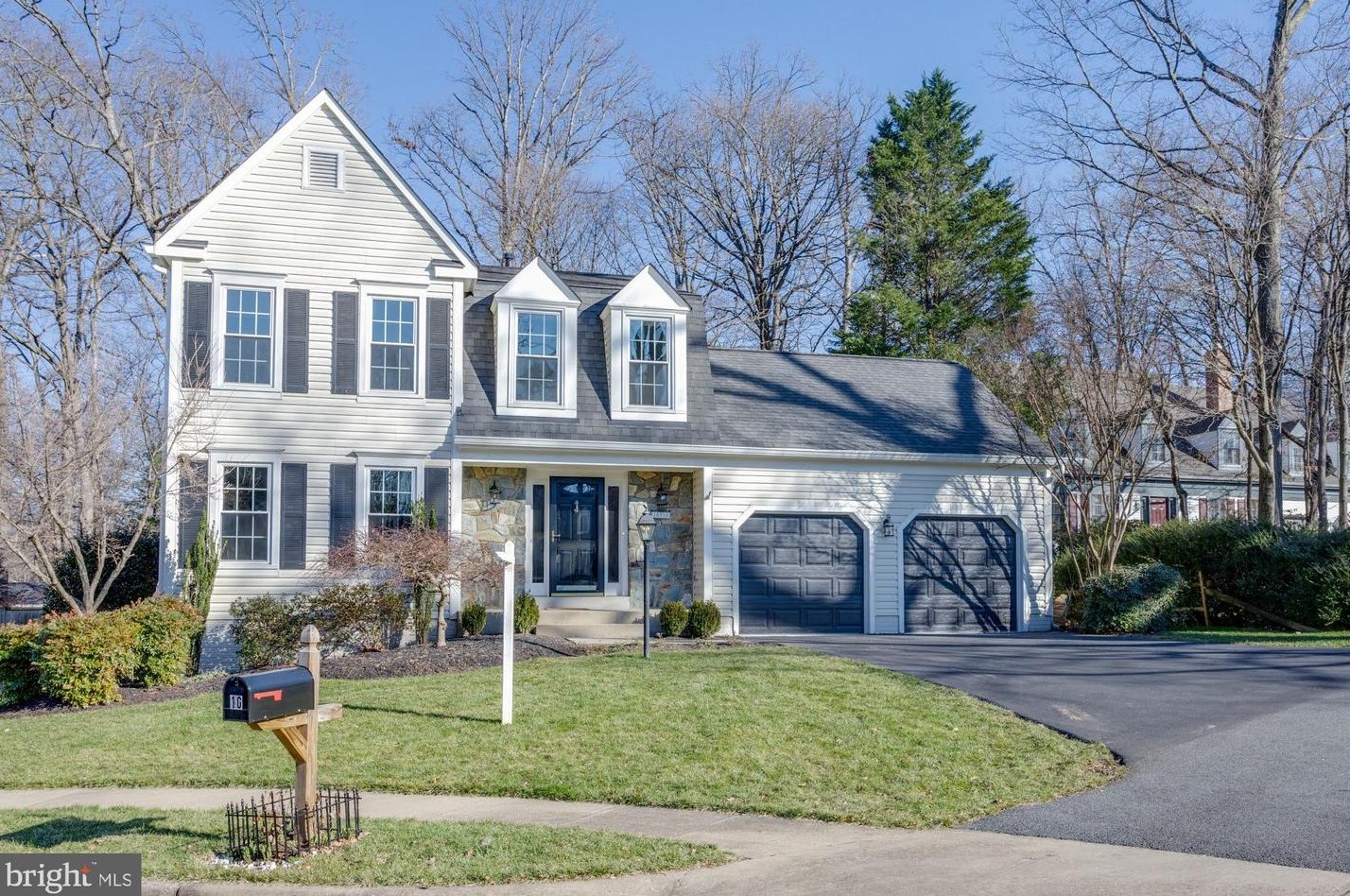 10510 Sideburn Ct, Fairfax, VA 22032-2600