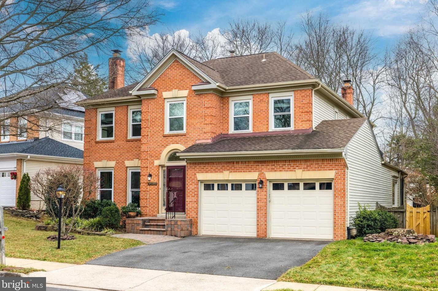 3534 Armfield Farm Dr, Fairfax, VA 20151-3363