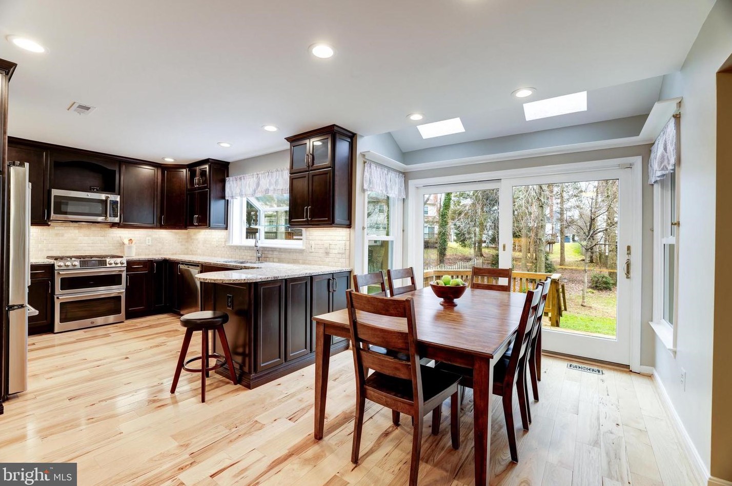 3534 Armfield Farm Dr, Fairfax VA 20151-3365 exterior