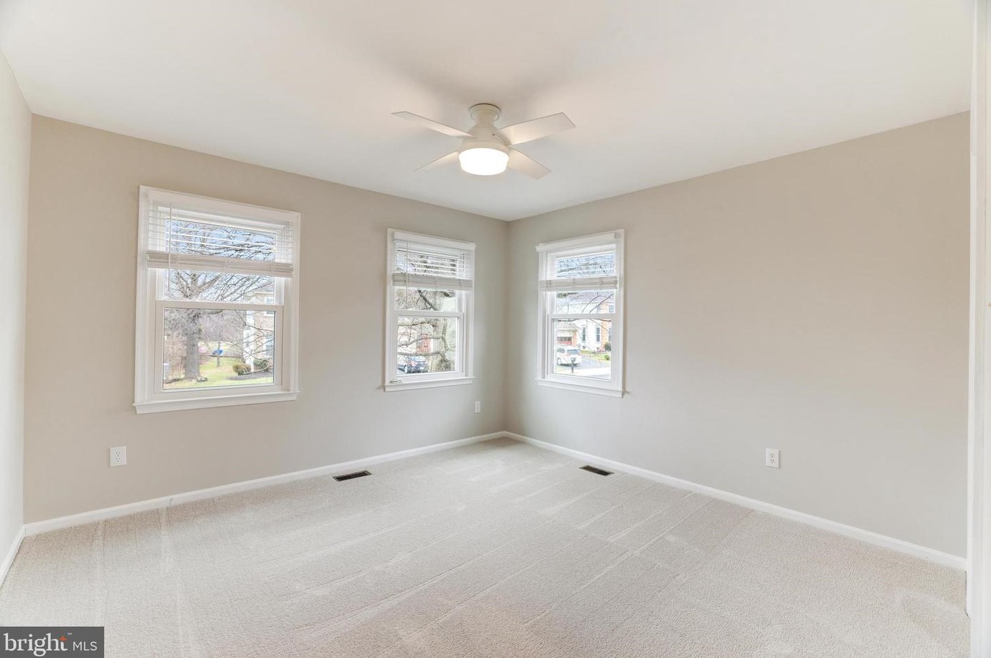 3534 Armfield Farm Dr, Fairfax VA 20151-3365 exterior