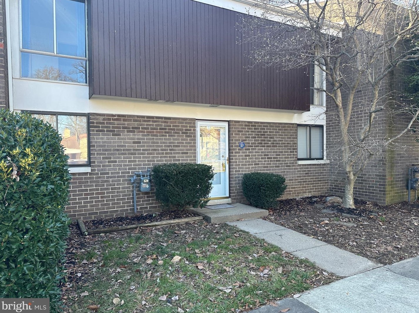 1727 Wainwright Dr, Herndon, VA 20190