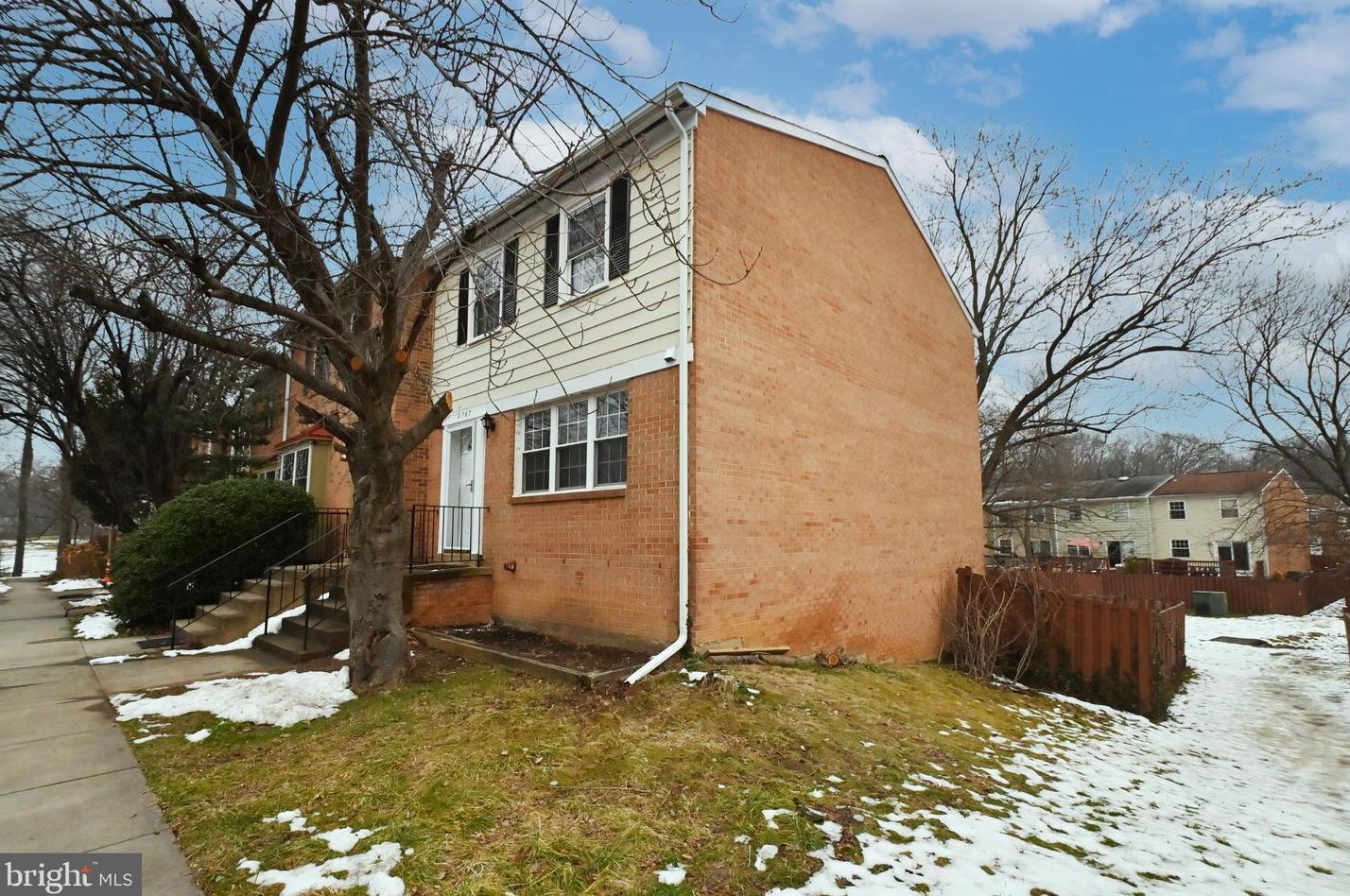 2767 January Ct, Falls Church, VA 22043