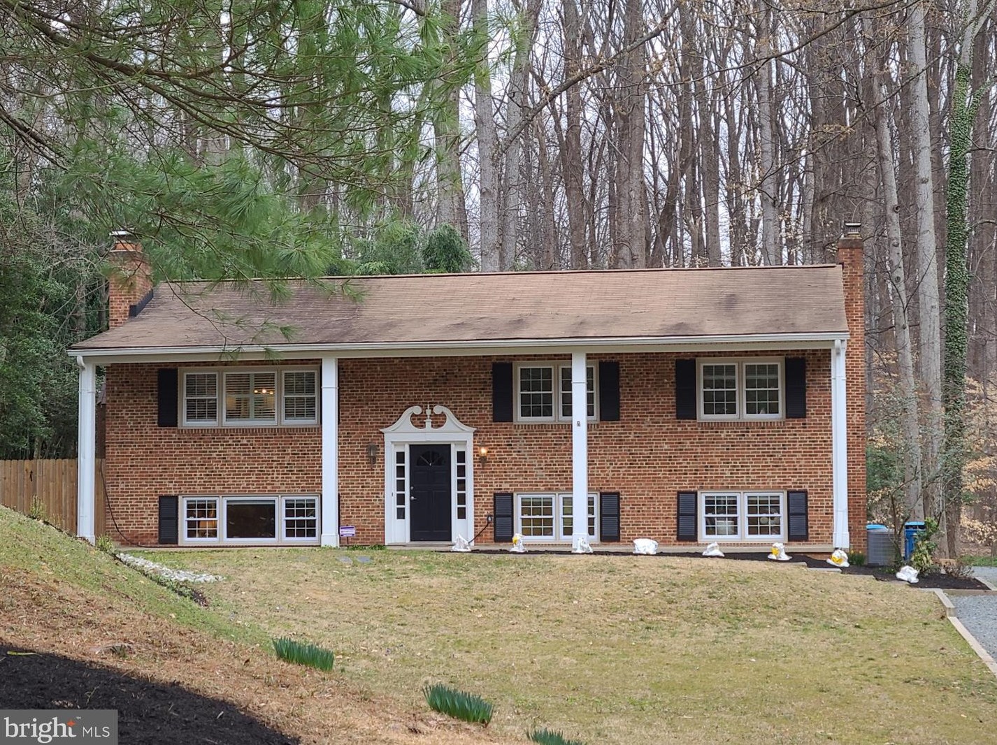 9126 Weant Dr, Great Falls, VA 22066