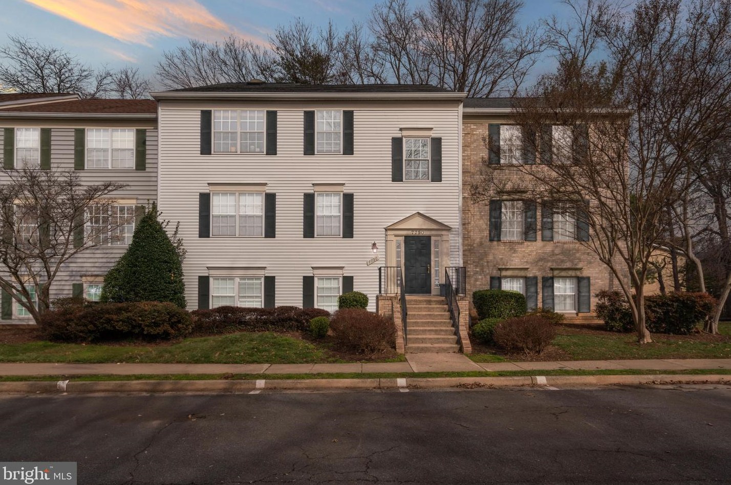 7750 New Providence Dr Apt 33, Falls Church, VA 22042