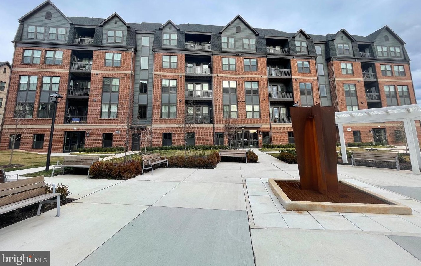 3927 Fair Ridge Dr #307, Fairfax, VA 22033