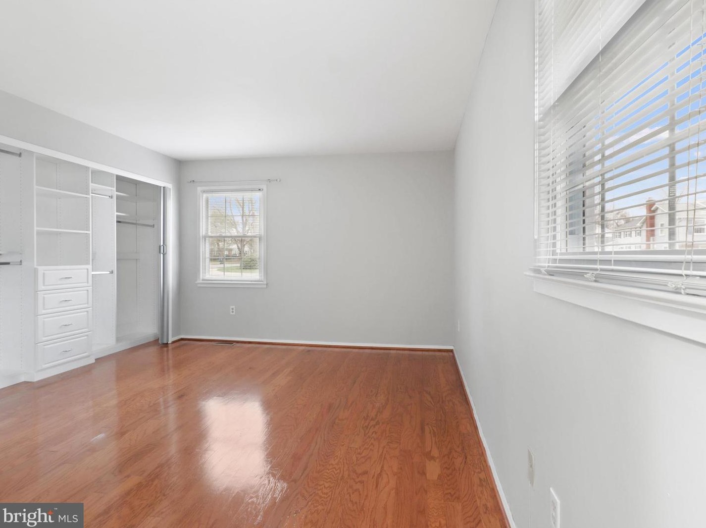 13013 Parson Ln, Fairfax VA  22033-3427 exterior